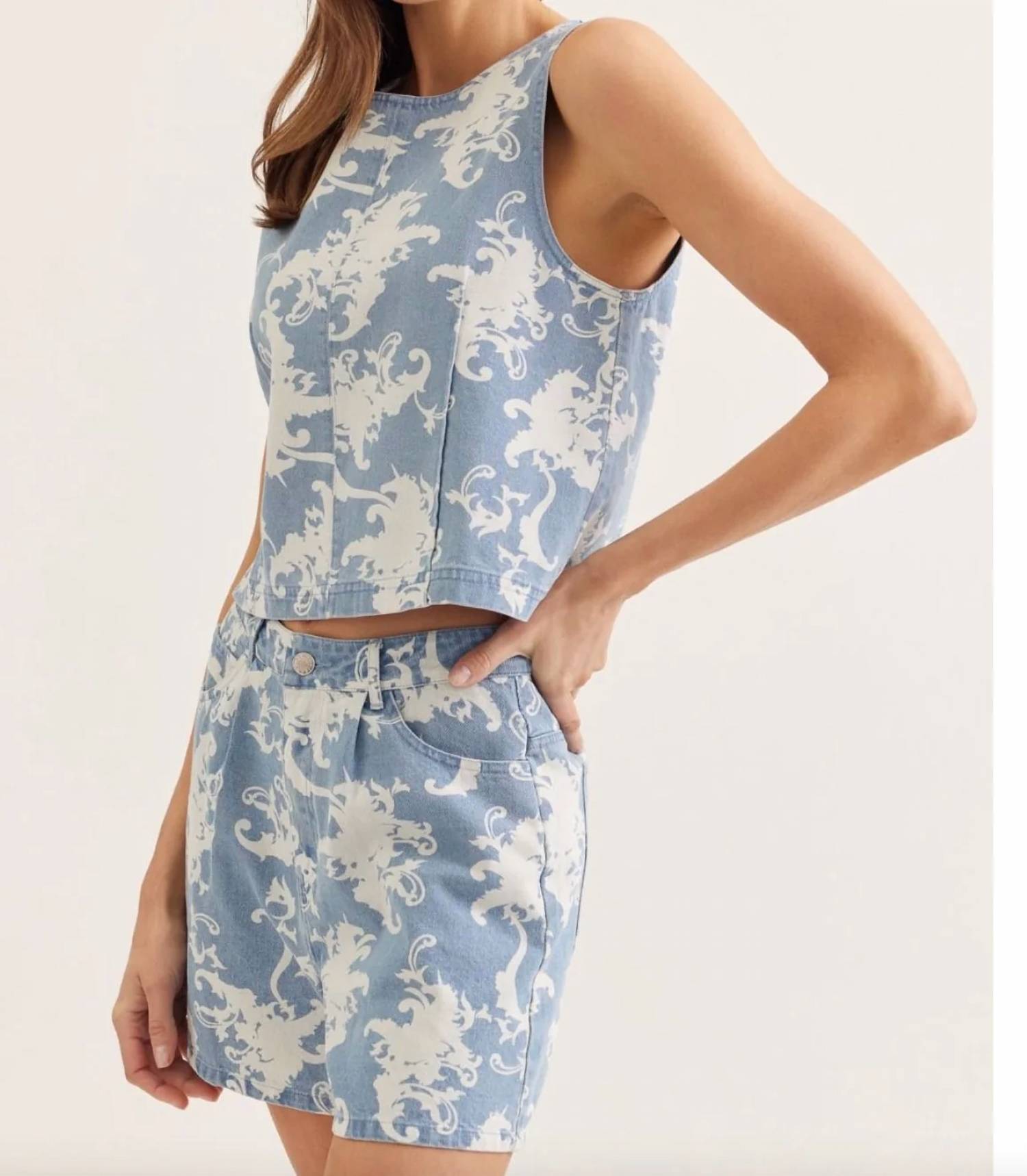 Entro - Sleeveless Top And Short Set