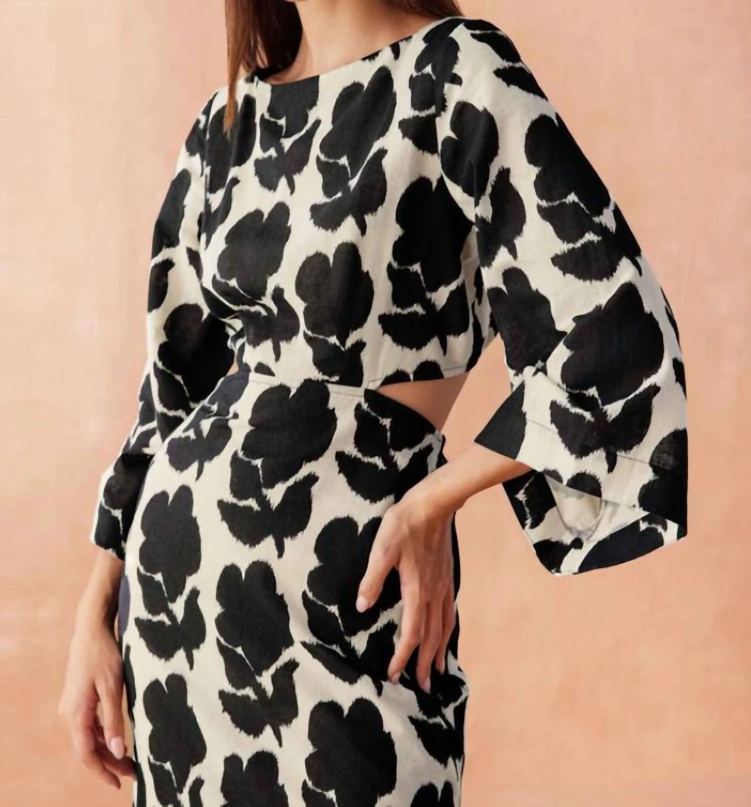 Omika - Peyton Cutout Detail Midi Dress