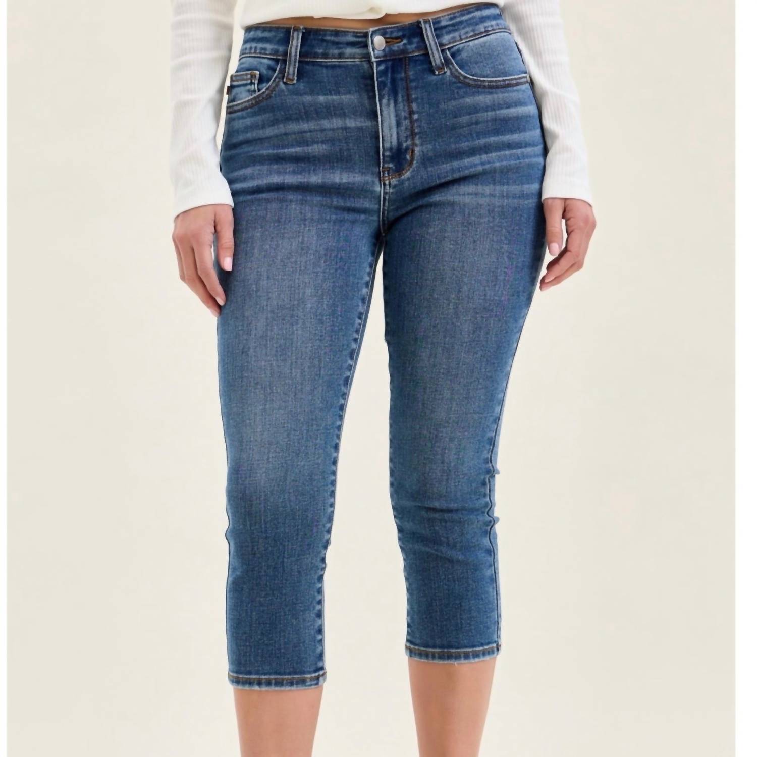 Judy Blue - Midrise Capri Jean