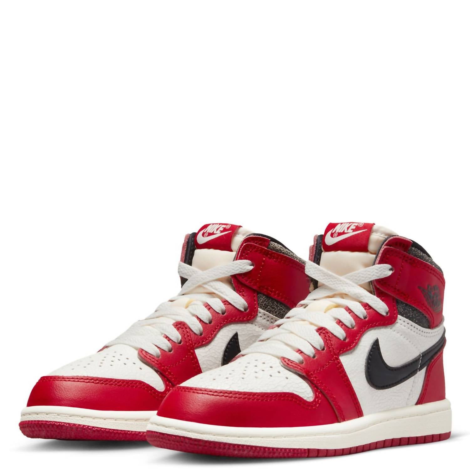 Air Jordan Preschool 1 Retro High Og Sneakers in red black white - kids' sneaker - alternate view