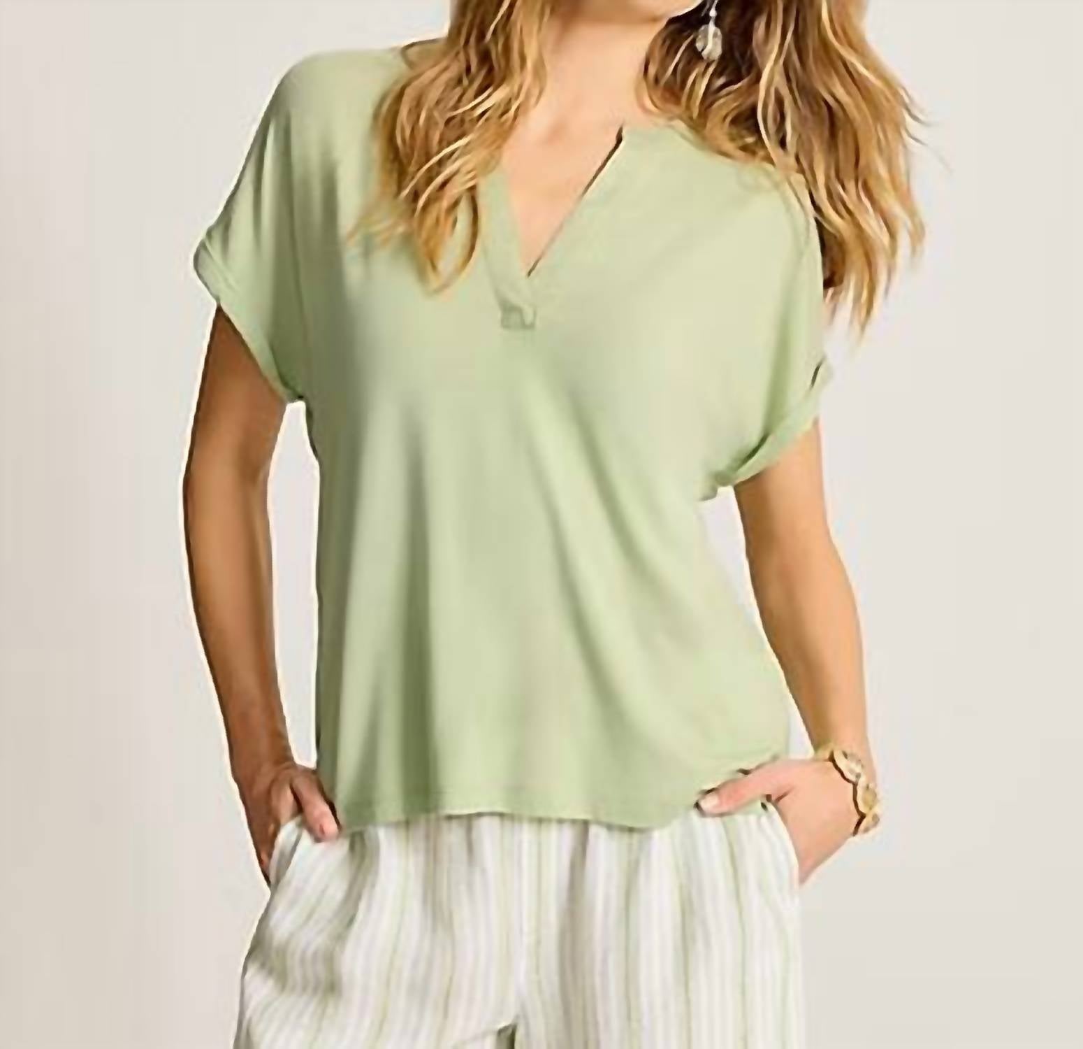 Tommy Bahama - Kauai Split-neck T-shirt