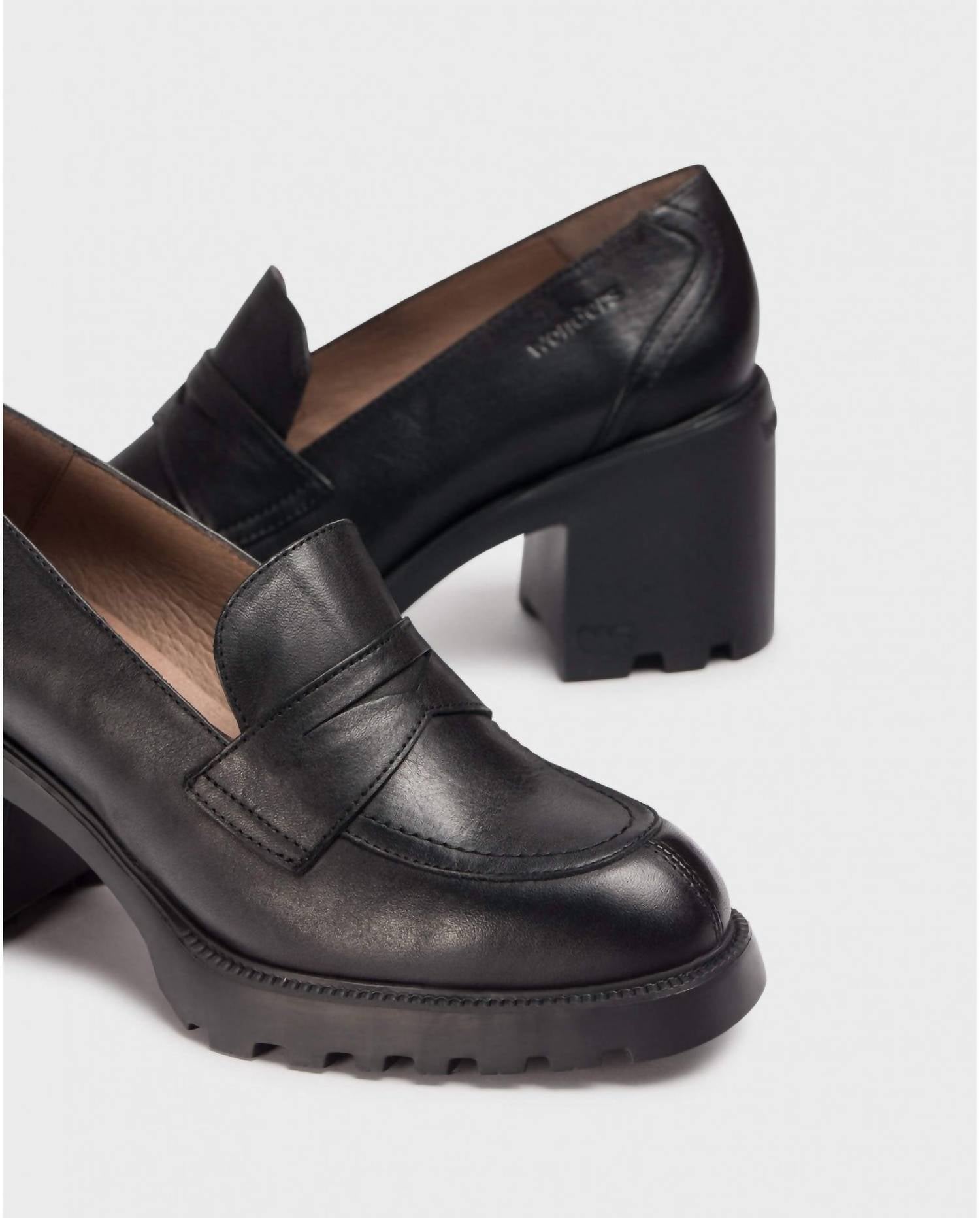 Wonders Women's Ilma 01 Loafers in black - women's flats - alternate view