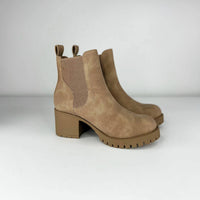 Mia Shoes - Women's Jonna Round Toe Chelsea Casual Boots