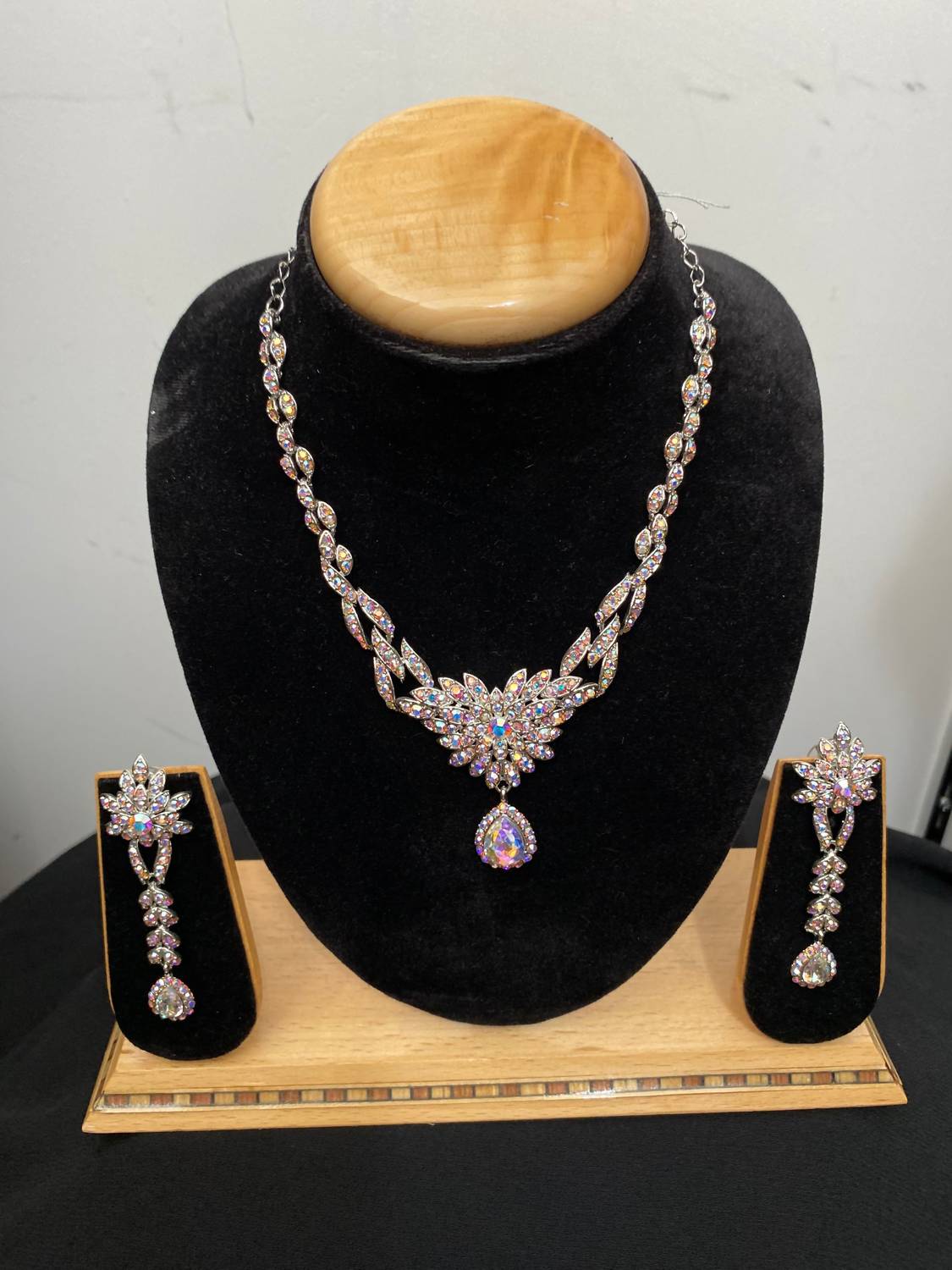 Donna Vinci - Women's J112 Necklace And Earrings Jewelry Set