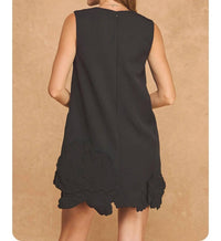 Strut & Bolt - Women's Floral Appliqué Sleeveless Shift Dress