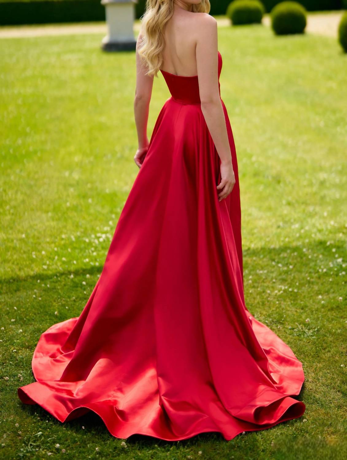 Sherri Hill - Stunning Strapless Satin Ball Gown