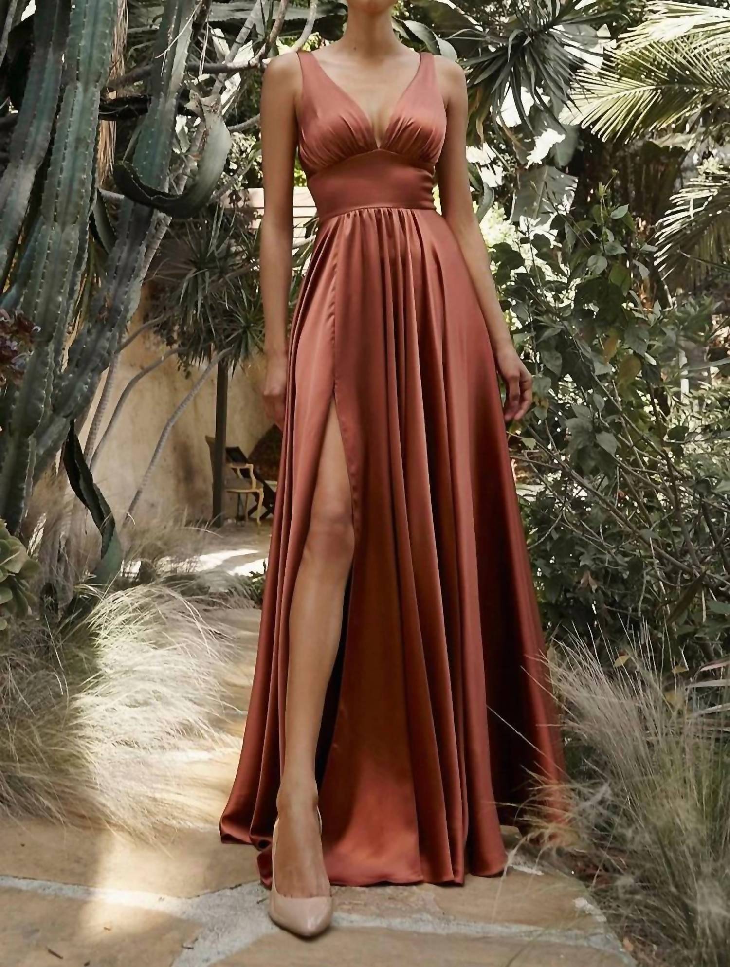 Cinderella Divine - Satin V-neck Dress With Slit