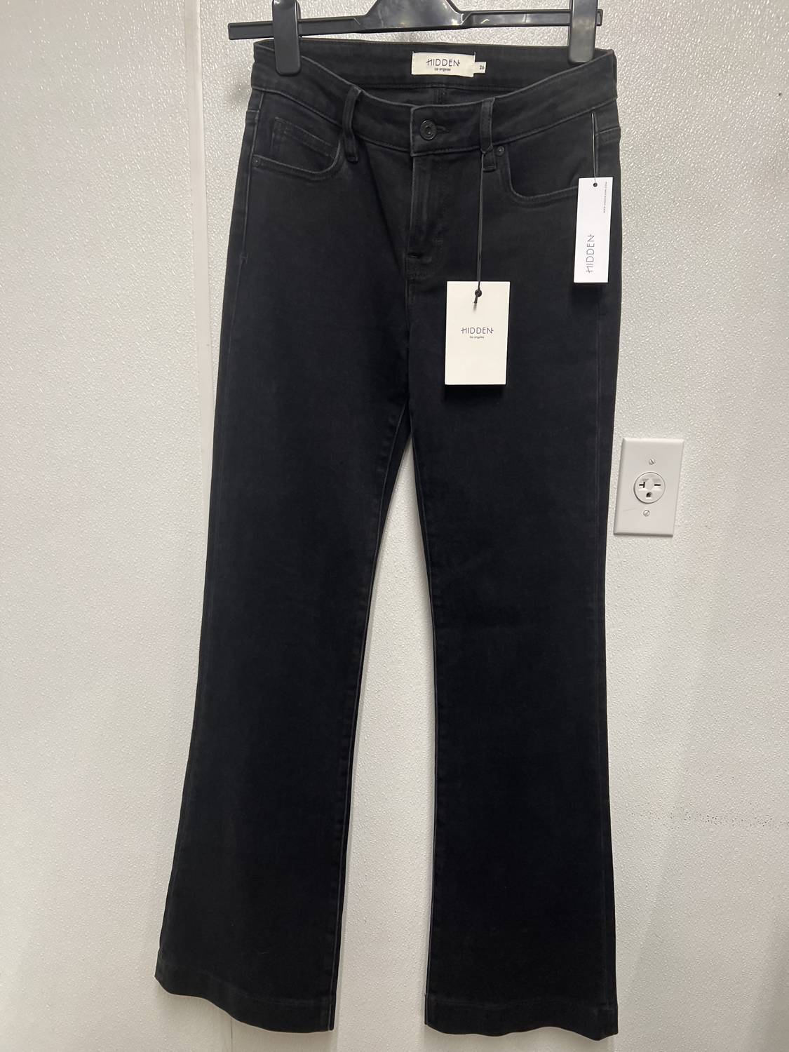 Hidden - Women's Carter Jean