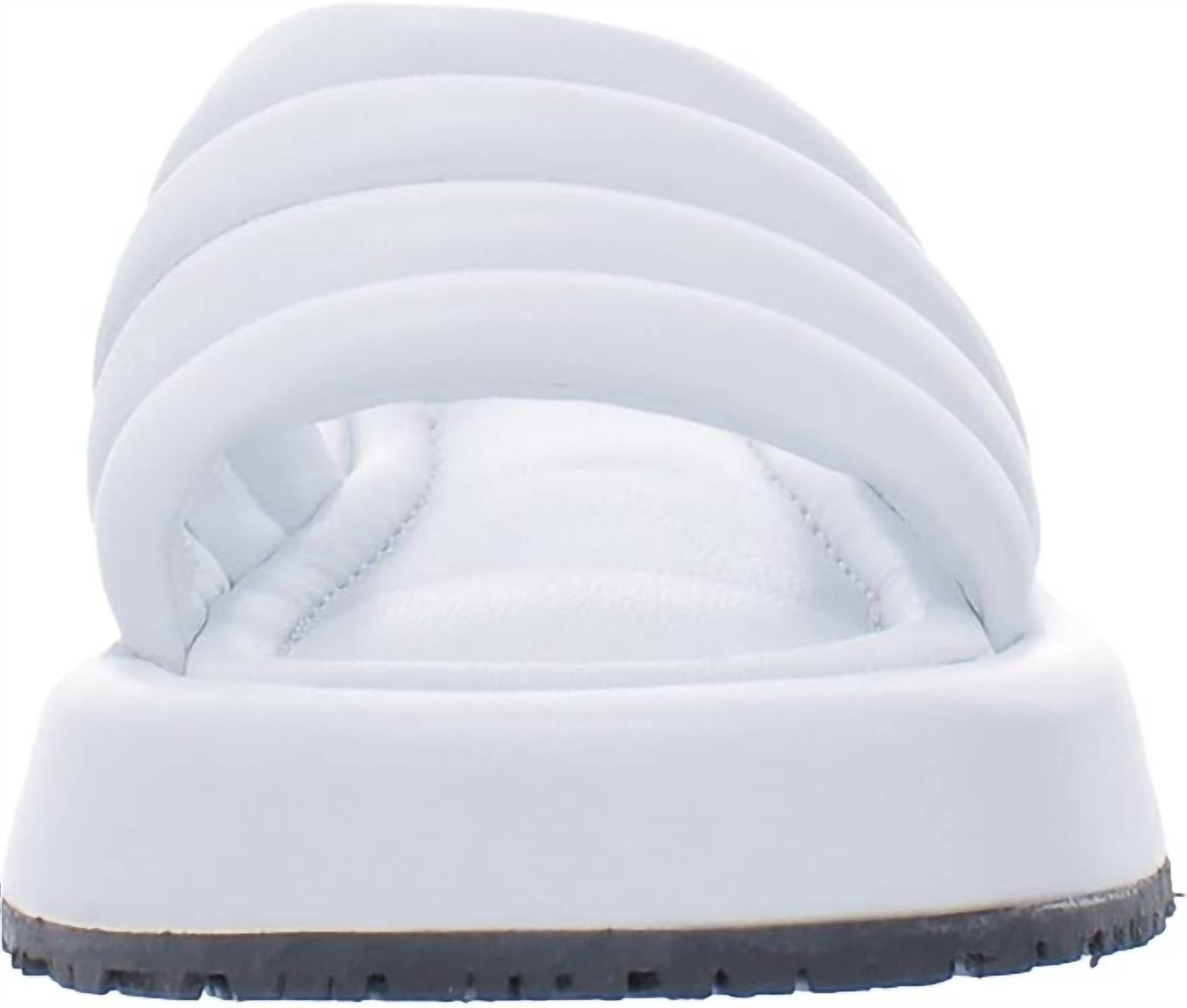 P448 - Women's Fergie Slip-on Slipper
