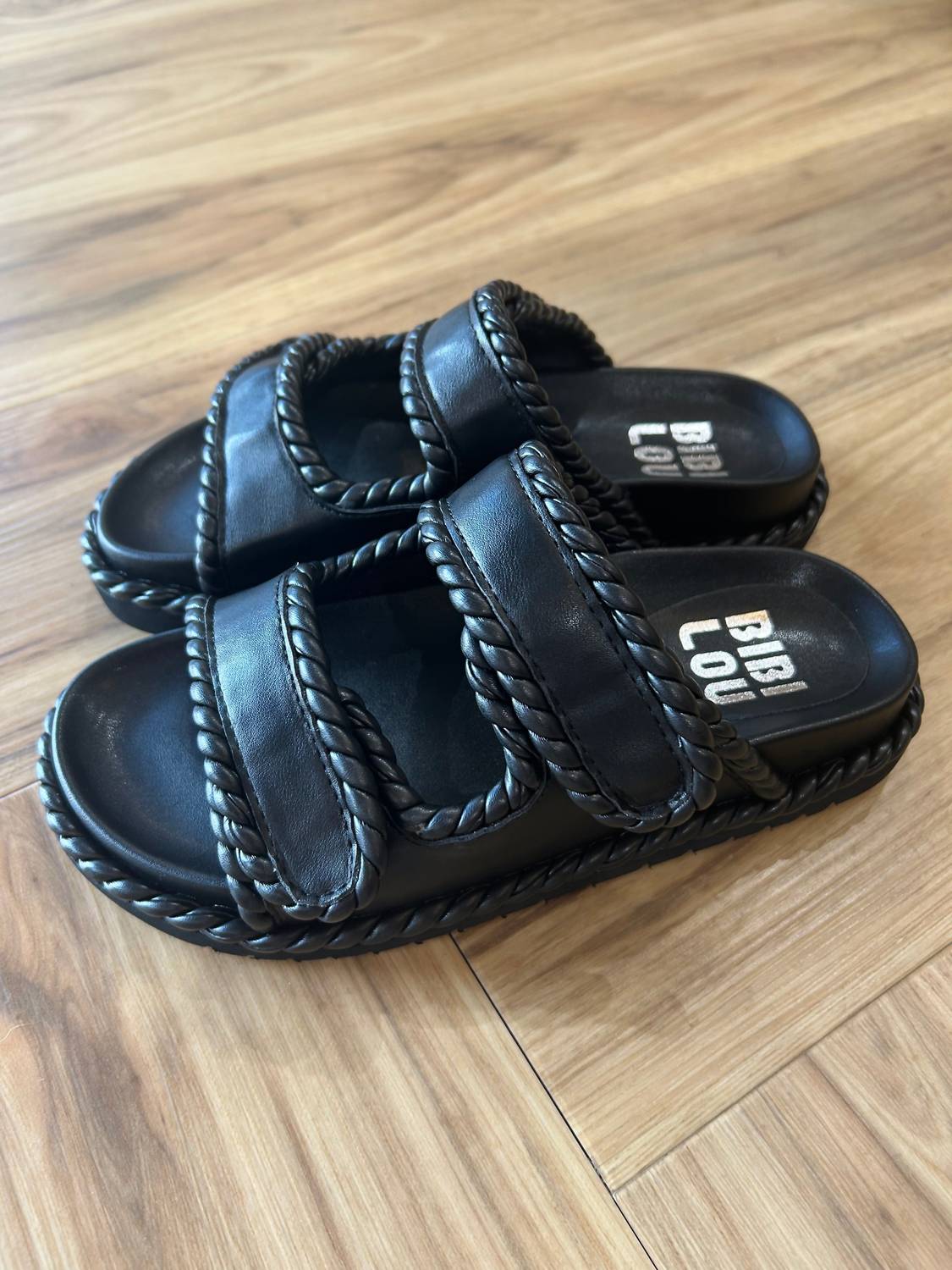 Bibi Lou - Women's Lama Sandals