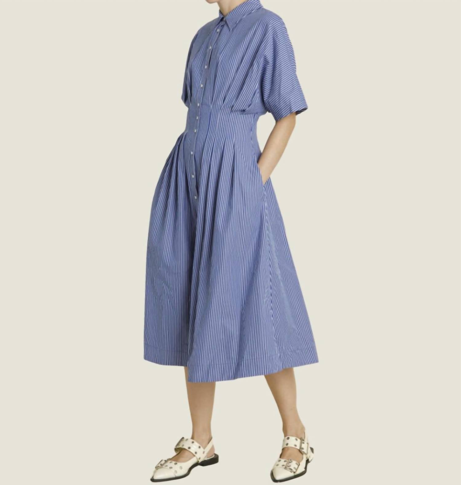 Aureum - Short Sleeve Buttoned Pleated Midi Dress