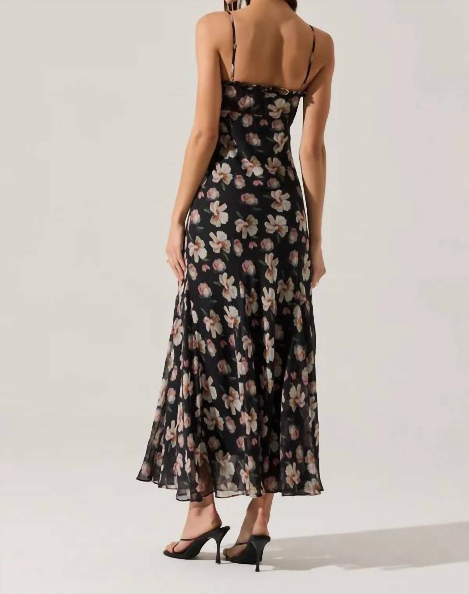 Astr - Maeryn Sweetheart Ruffle Maxi Dress