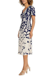 Maggy London - Short Sleeve Leaf Print A-line Dress