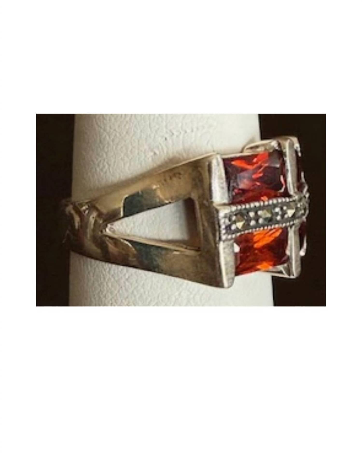 P & K Jewelry Women's Sterling Marcasite Ring in silver red 2 - women's jewelry