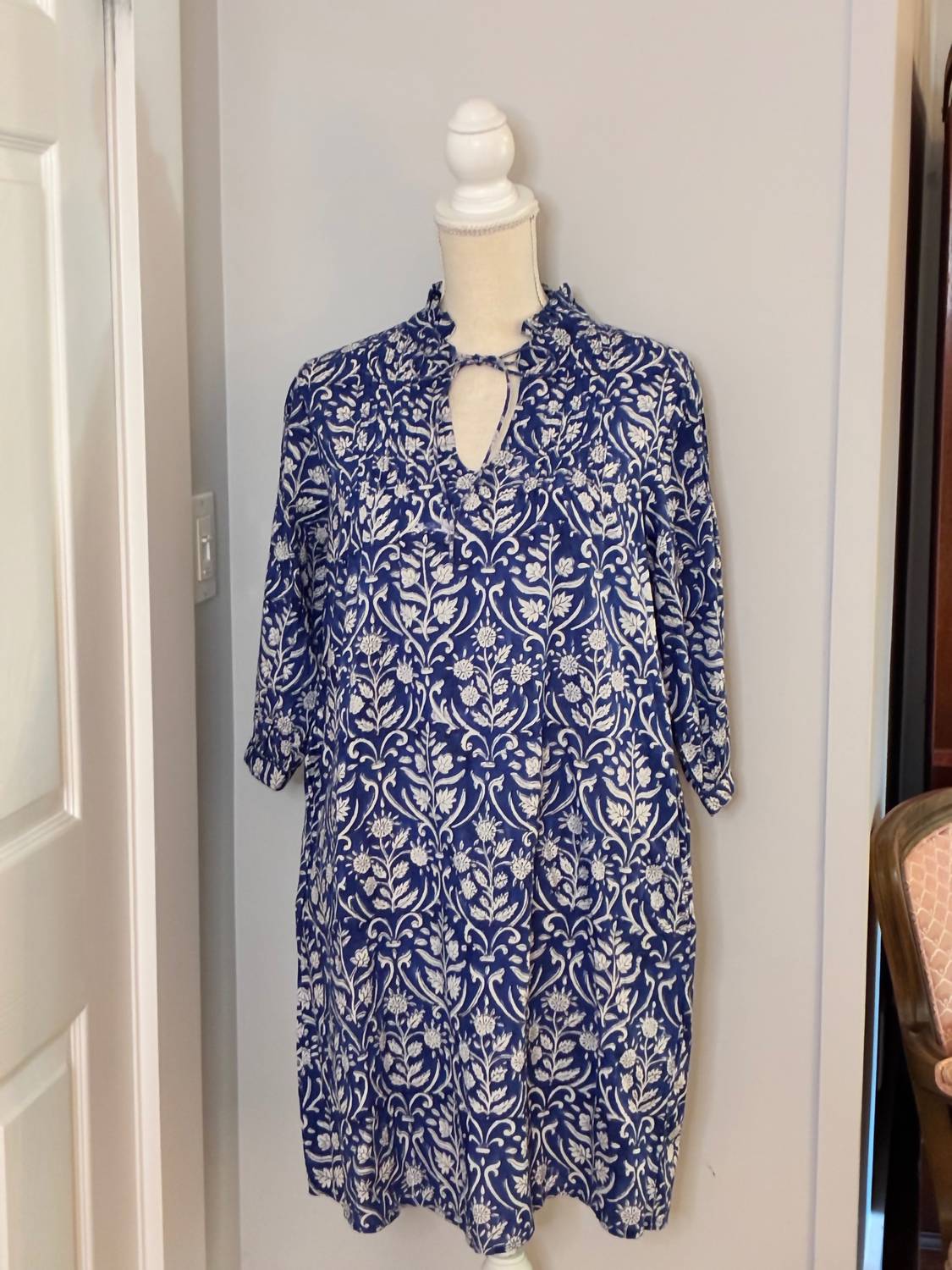 Fitzroy & Willa - Women's Betty V Neck Dress