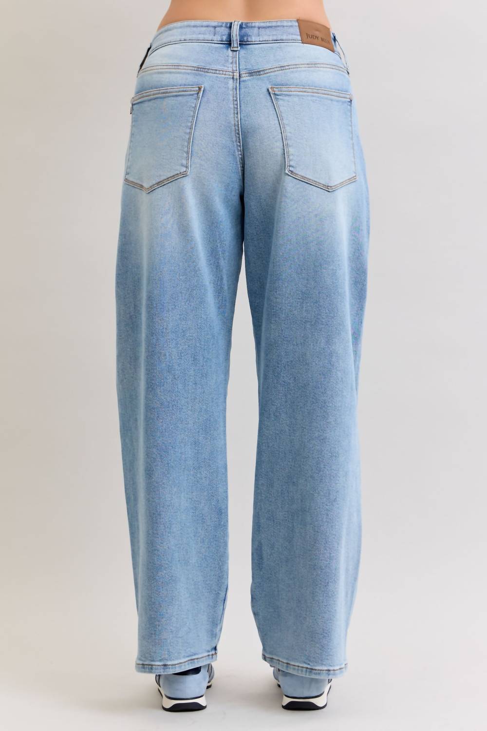Judy Blue High Waisted Wilhelmina Rigid Magic Jeans in light blue - women's jeans - detail view