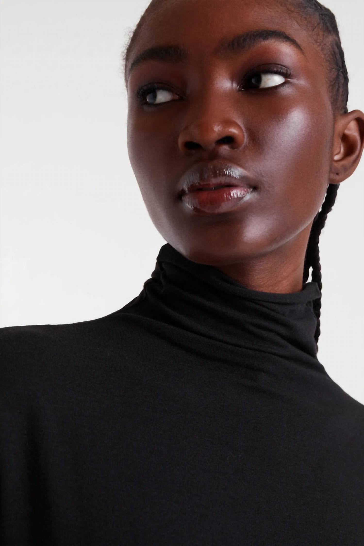 Compania Fantastica - Fitted Turtleneck Top