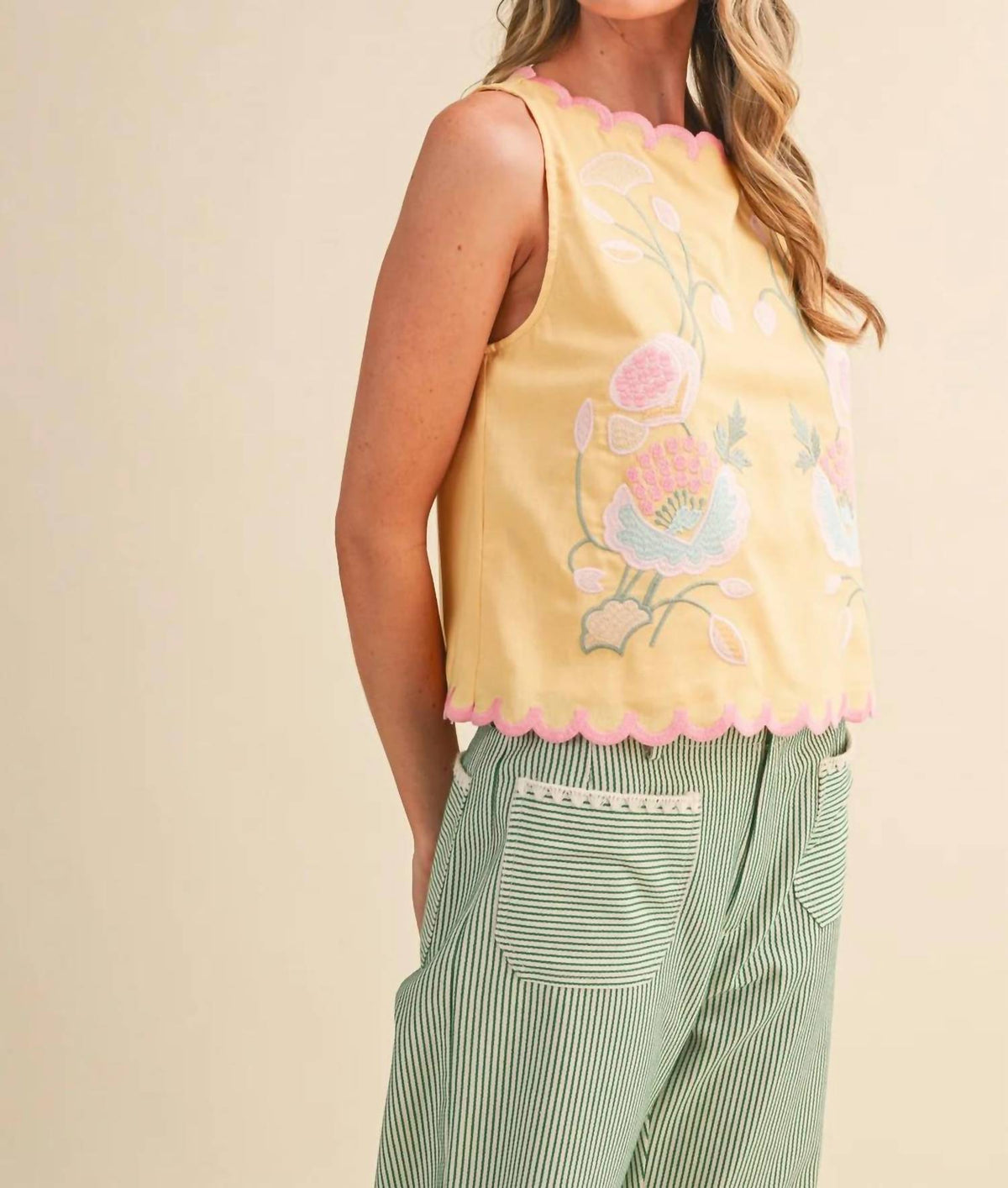 &Merci - Floral Embroidery Scalloped Tank