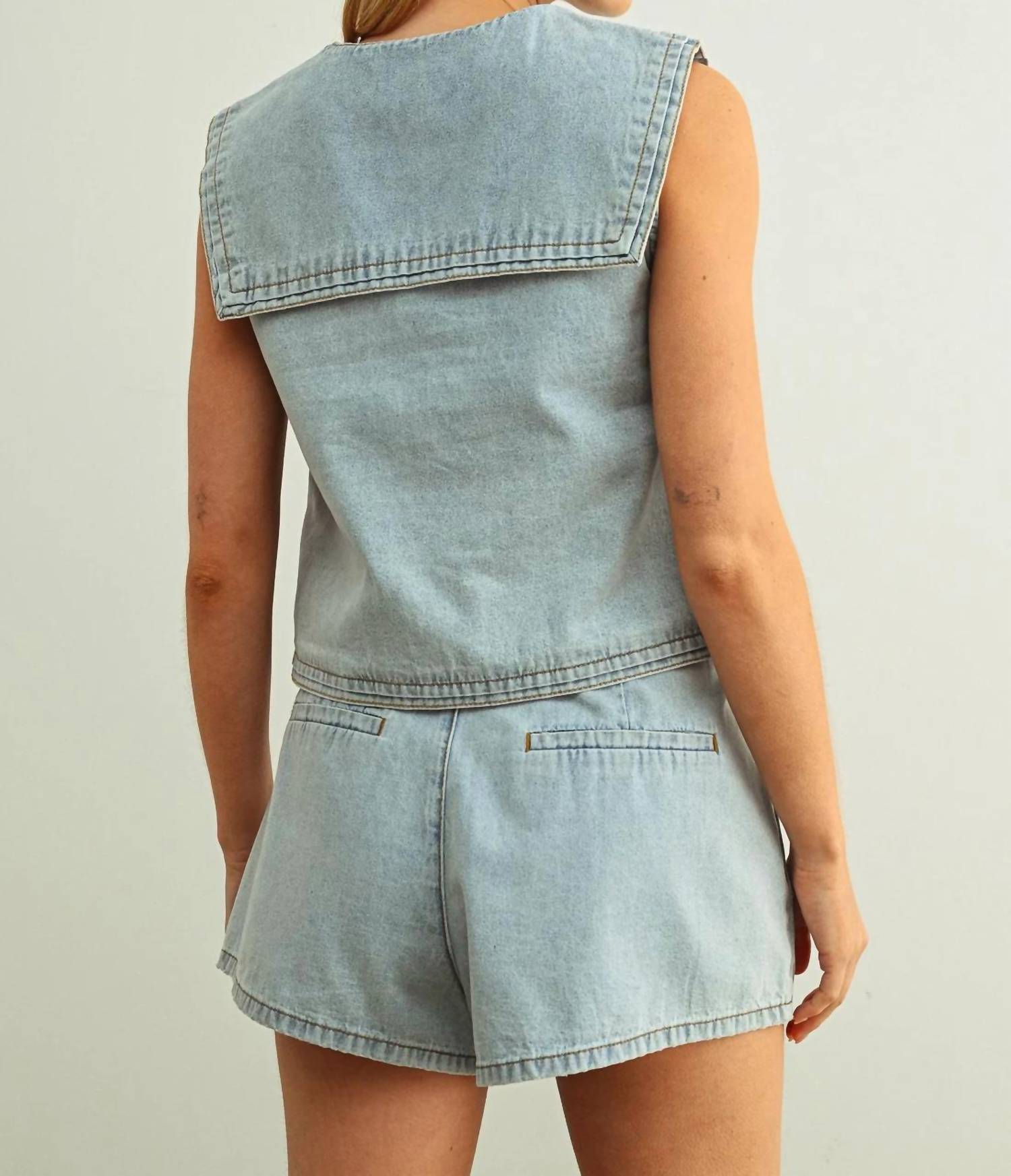 Miou Muse - Women’s Sleeveless Sailor Collar Button Front Top