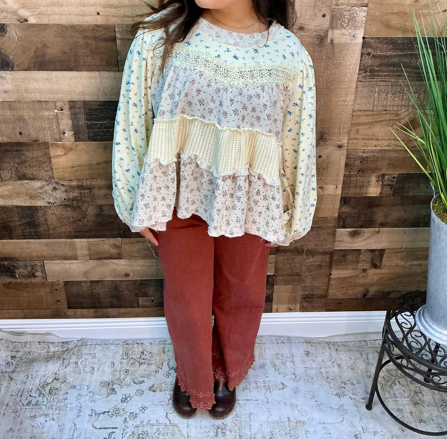 Pol - Ditsy Floral Tiered Ruffle Pearl Accent Top