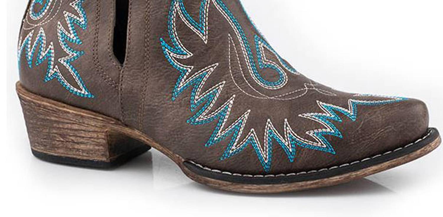 ROPER Women's Ava Western Faux Leather Western Shortie Boot in brown - women's shoe