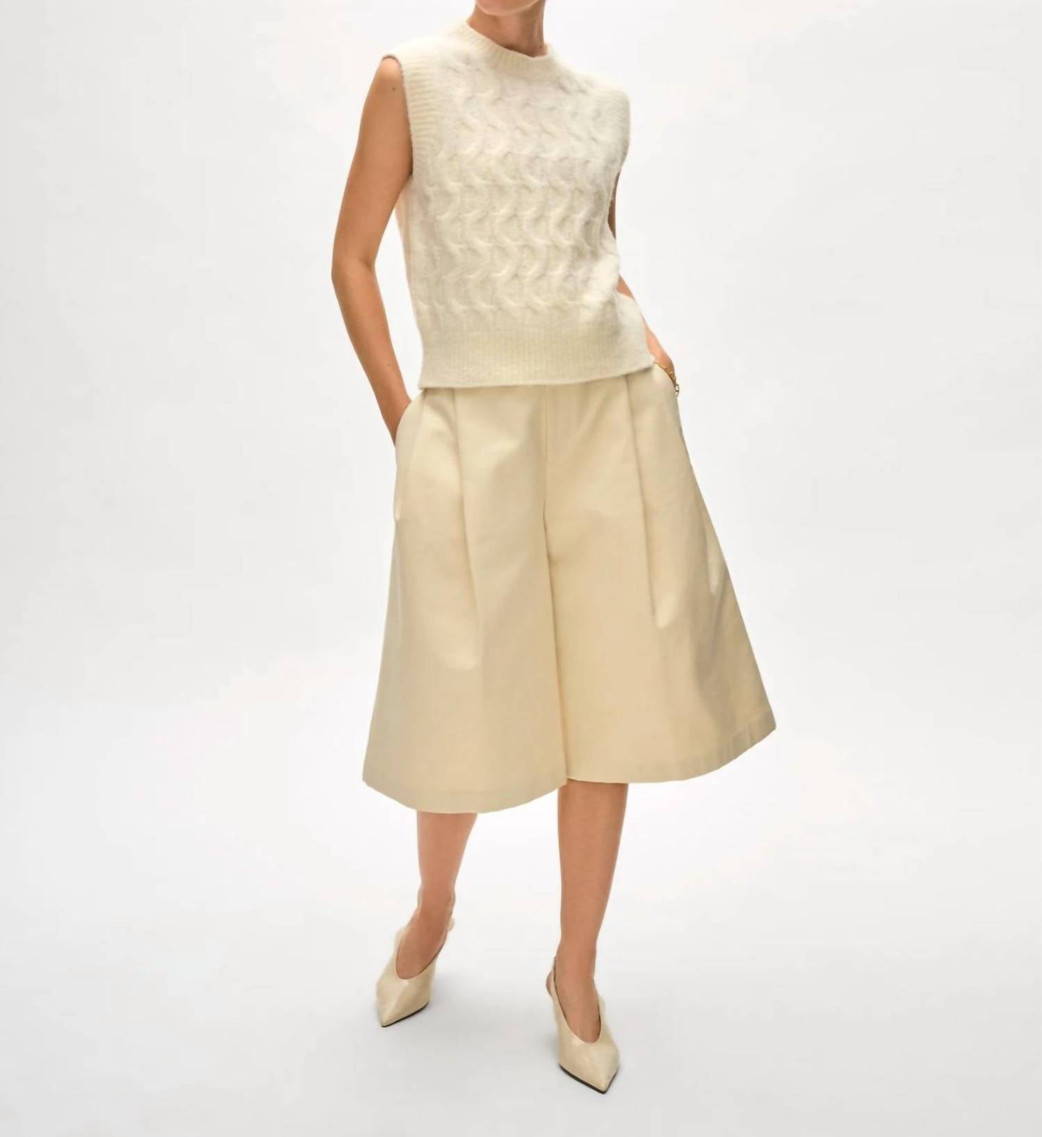 White + Warren - Merino Cashmere Bouclé Cable Vest