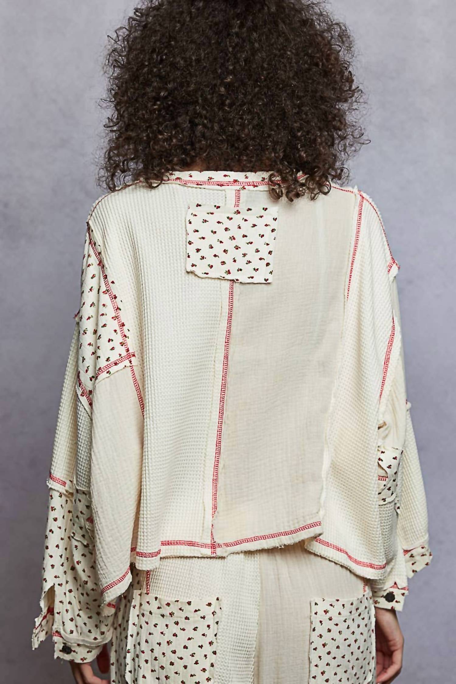 Pol - Crew Neck Peace Patch Floral Knit Top