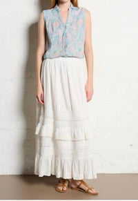 Maison Hotel - Sleeveless V-neck Shirt