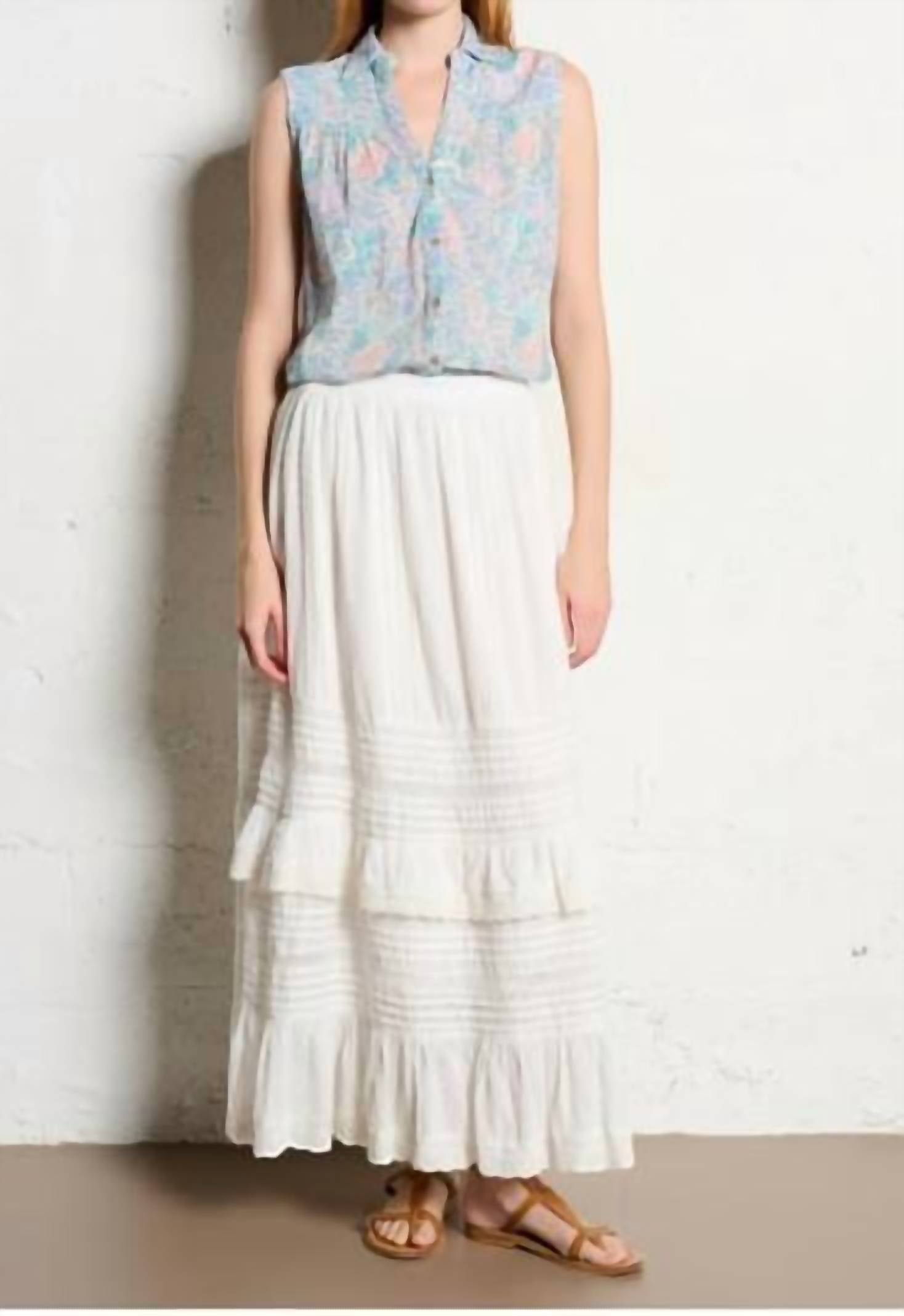 Maison Hotel - Sleeveless V-neck Shirt