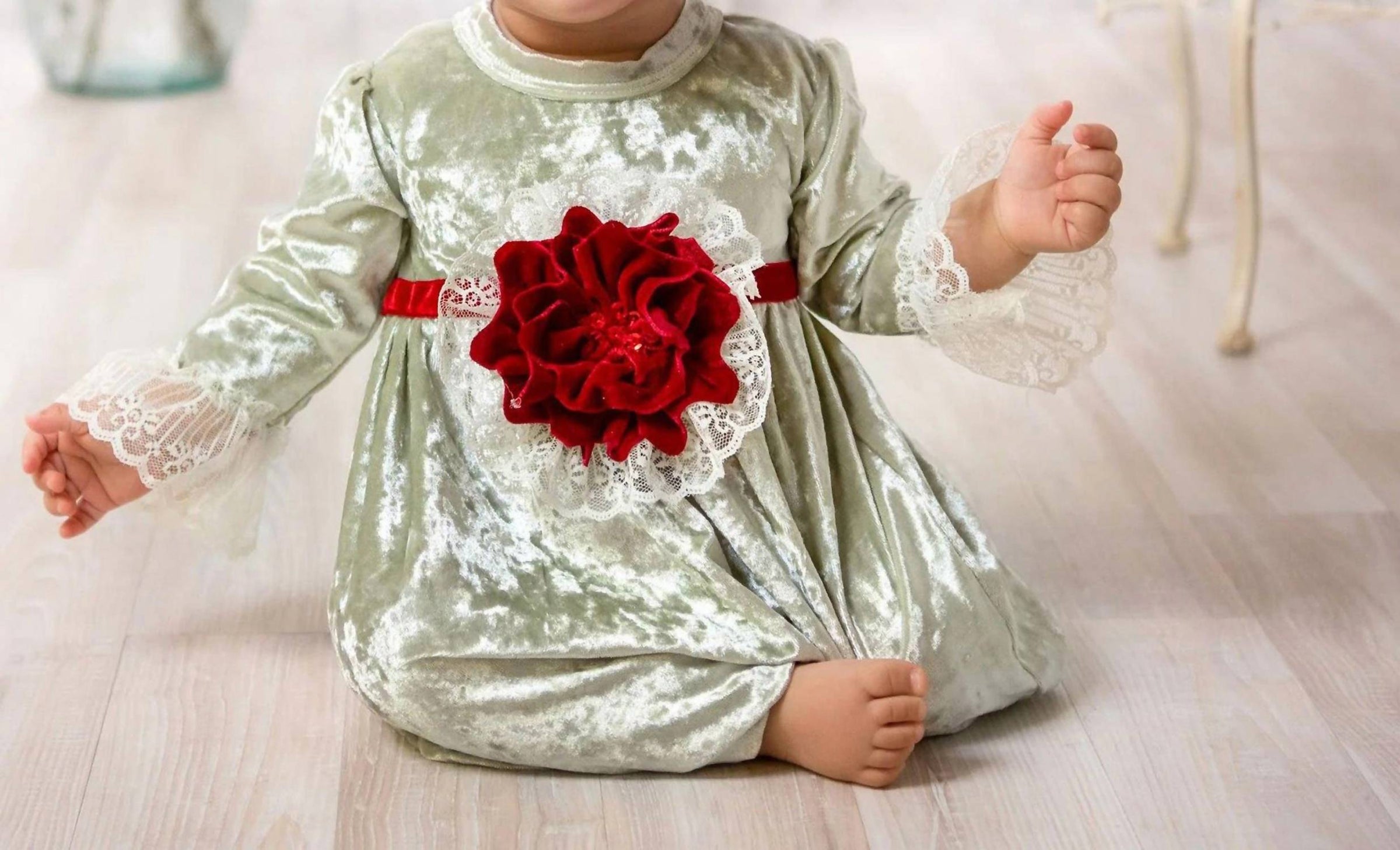 Haute Baby - Baby Girls Evelyn Velvet Holiday Romper