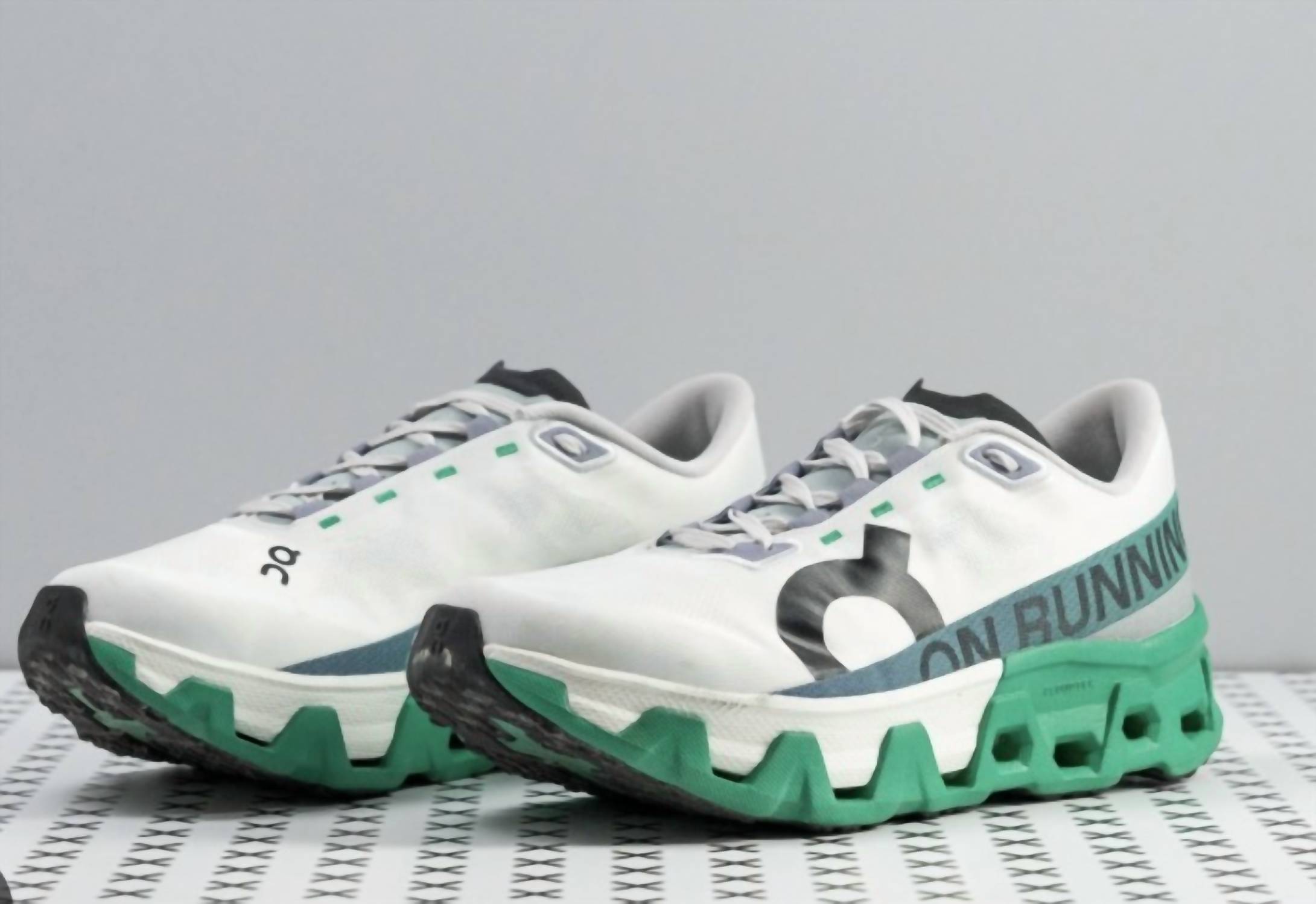 On - Women's Cloudmonster Hyper Sneakers