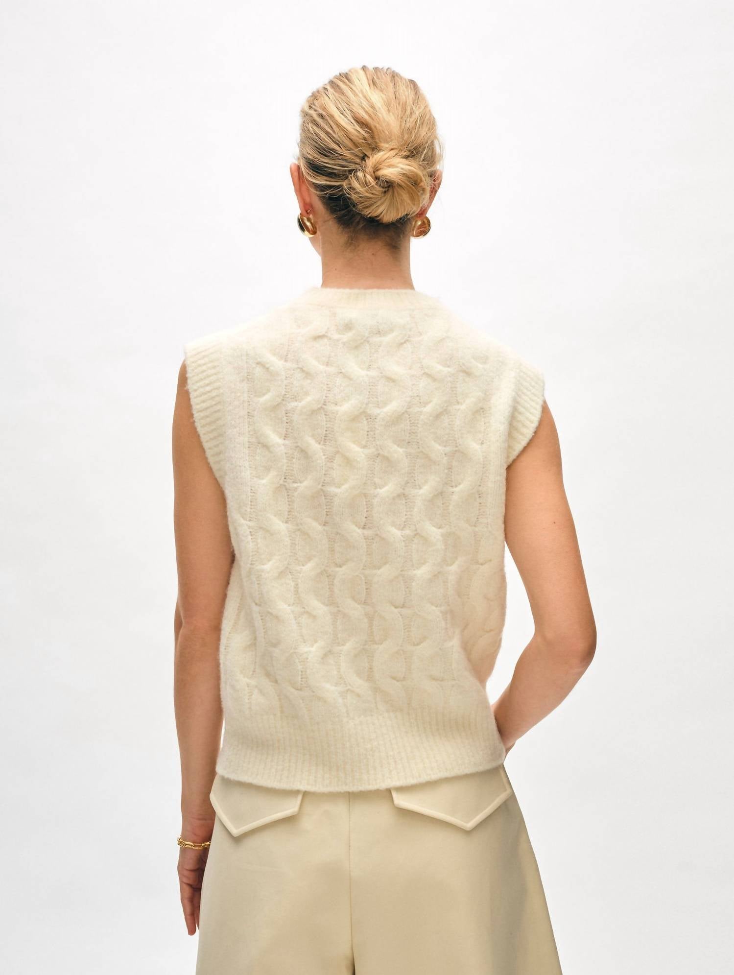 White + Warren - Merino Cashmere Bouclé Cable Vest