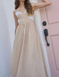 Moon River - Gillian Embroidered Midi Dress