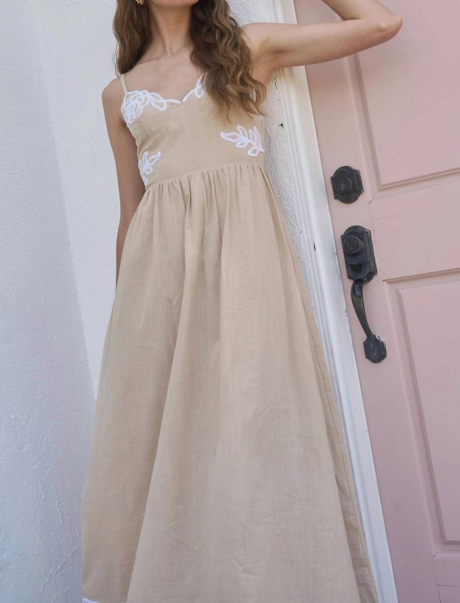Moon River - Gillian Embroidered Midi Dress