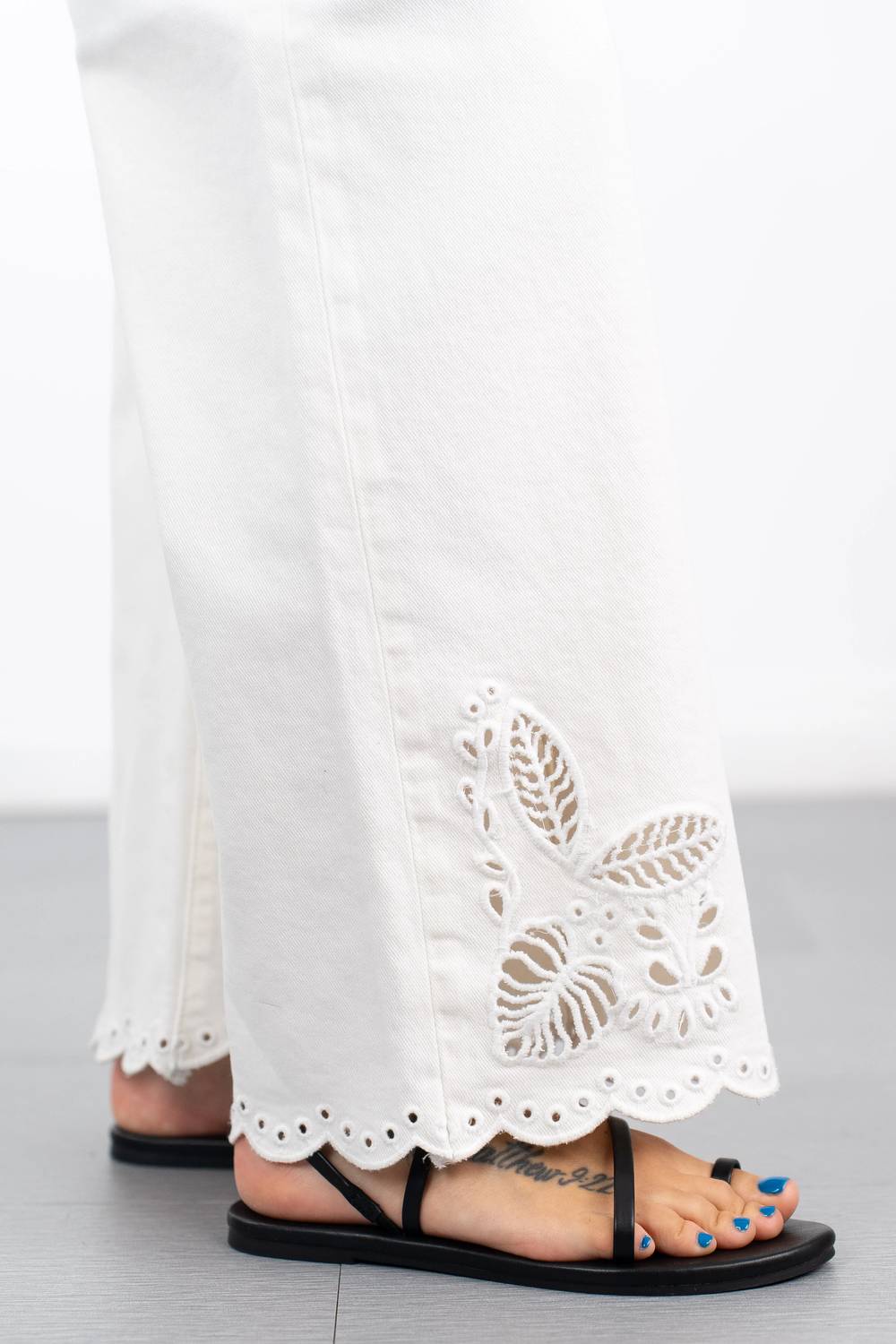 Risen - Larissa Eyelet High-rise Crop Jeans