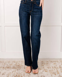 Judy Blue - Classic Straight Leg Non Distressed Jeans