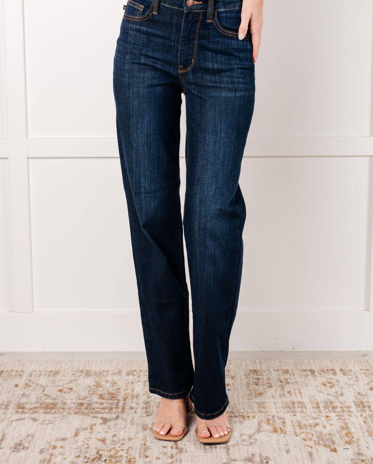 Judy Blue - Classic Straight Leg Non Distressed Jeans