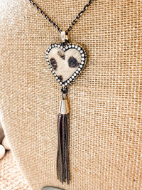 White Label - Women's Leopard Heart Long Necklace