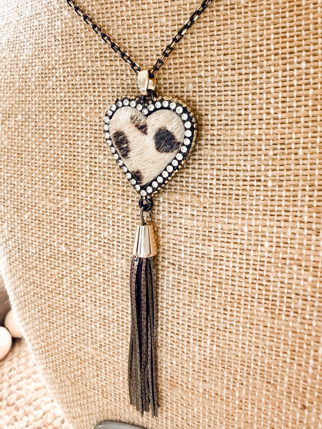 White Label - Women's Leopard Heart Long Necklace