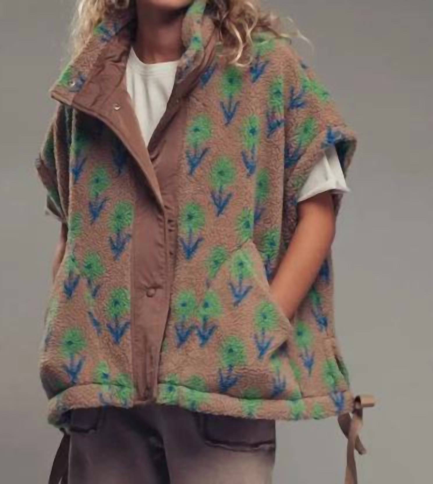 Urban Daizy - Women's Oversized Floral Sherpa Fleece Vest