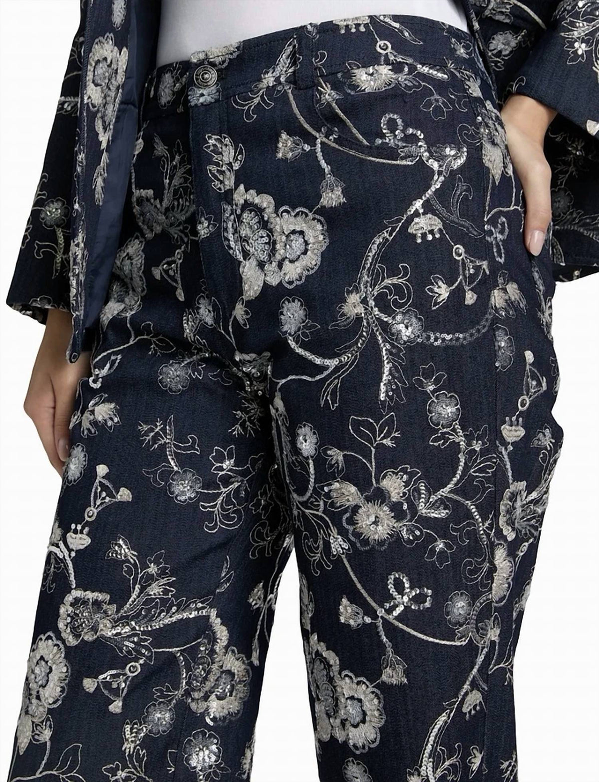 Cinq A Sept - GARDEN EMBROIDERED DENIM NOLITA JEANS