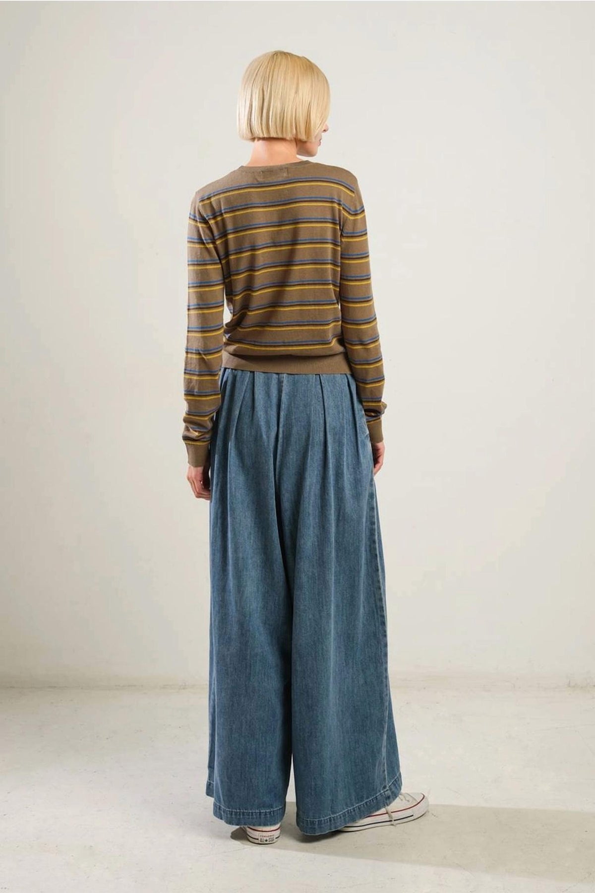 Flying Tomato - Lightweight Pullover Sweater