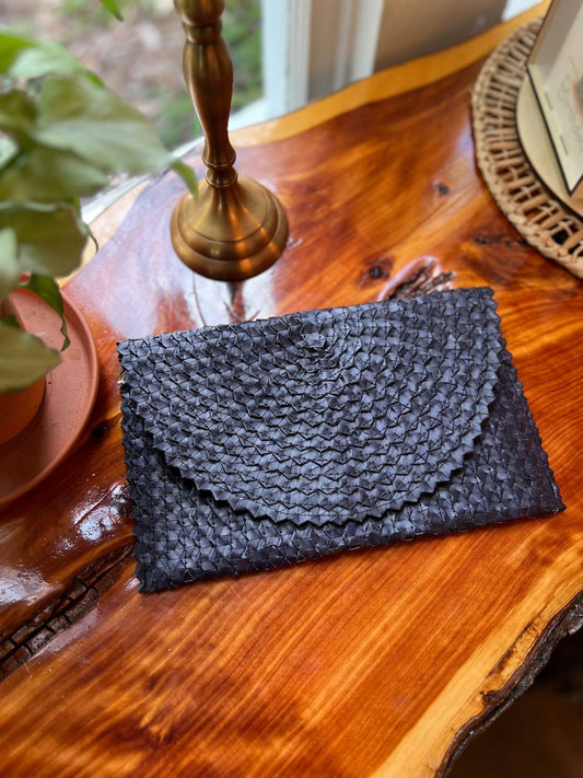 Village Thrive - Women's Rattan Clutch