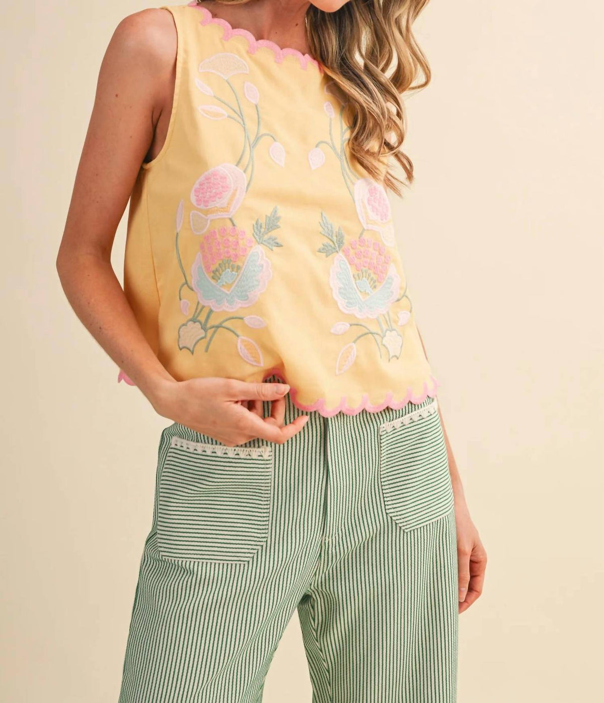 &Merci - Floral Embroidery Scalloped Tank