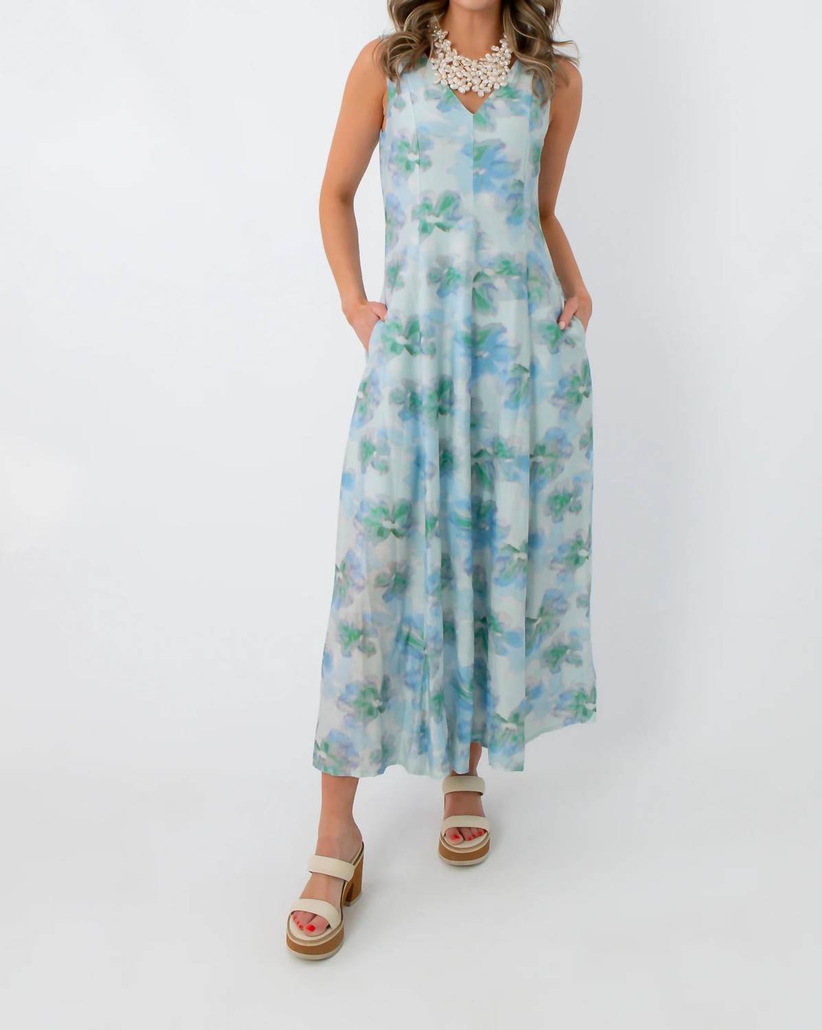 In February - Watercolor Nymphéas Floral Midi Dress