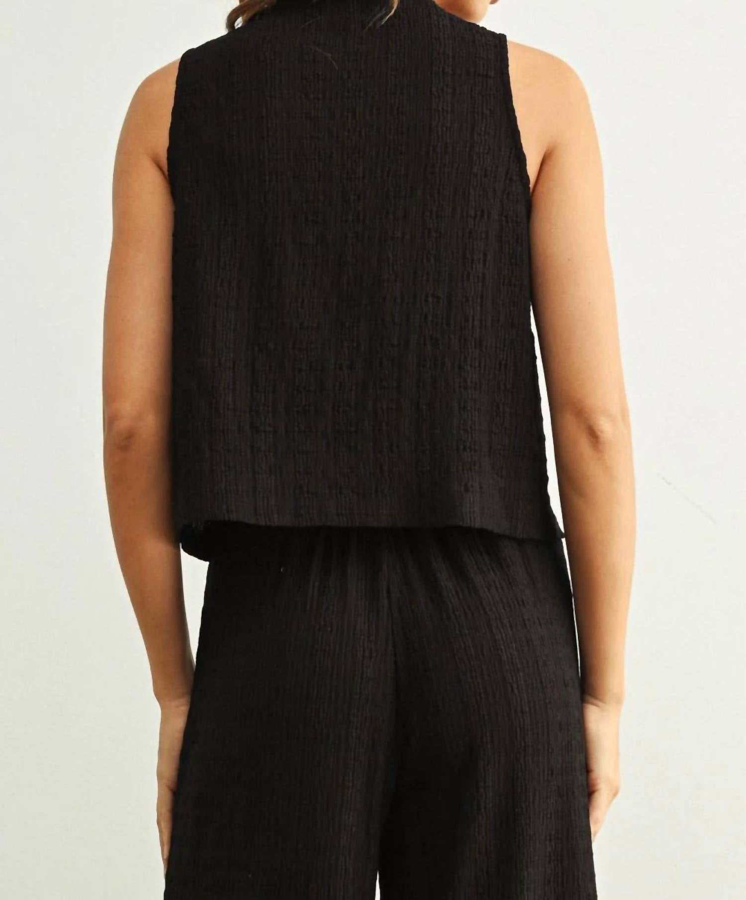 Miou Muse - Crinkled Fabric Sleeveless Button Front Top