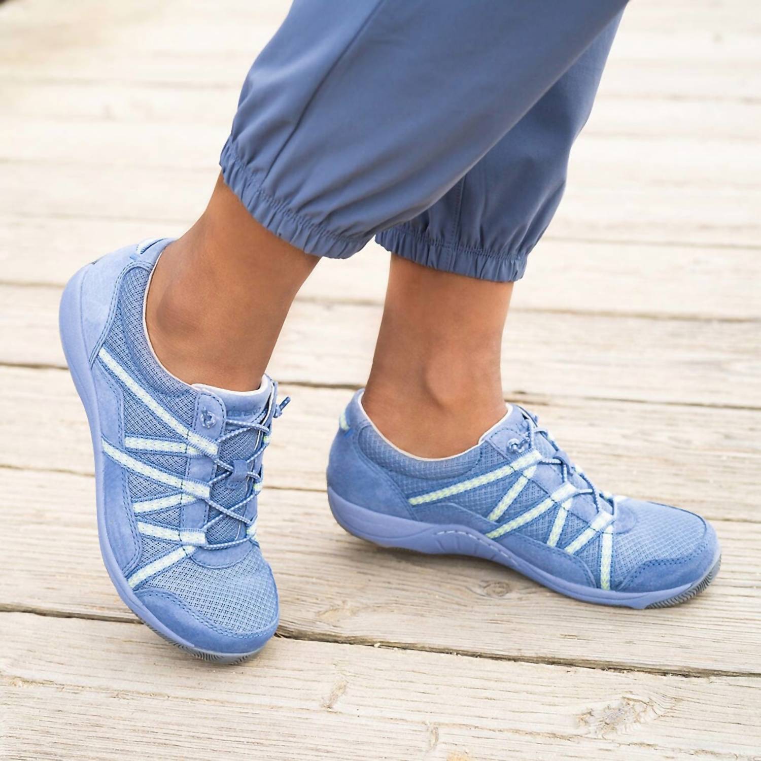 Dansko - Women's Harlyn Suede Sneaker