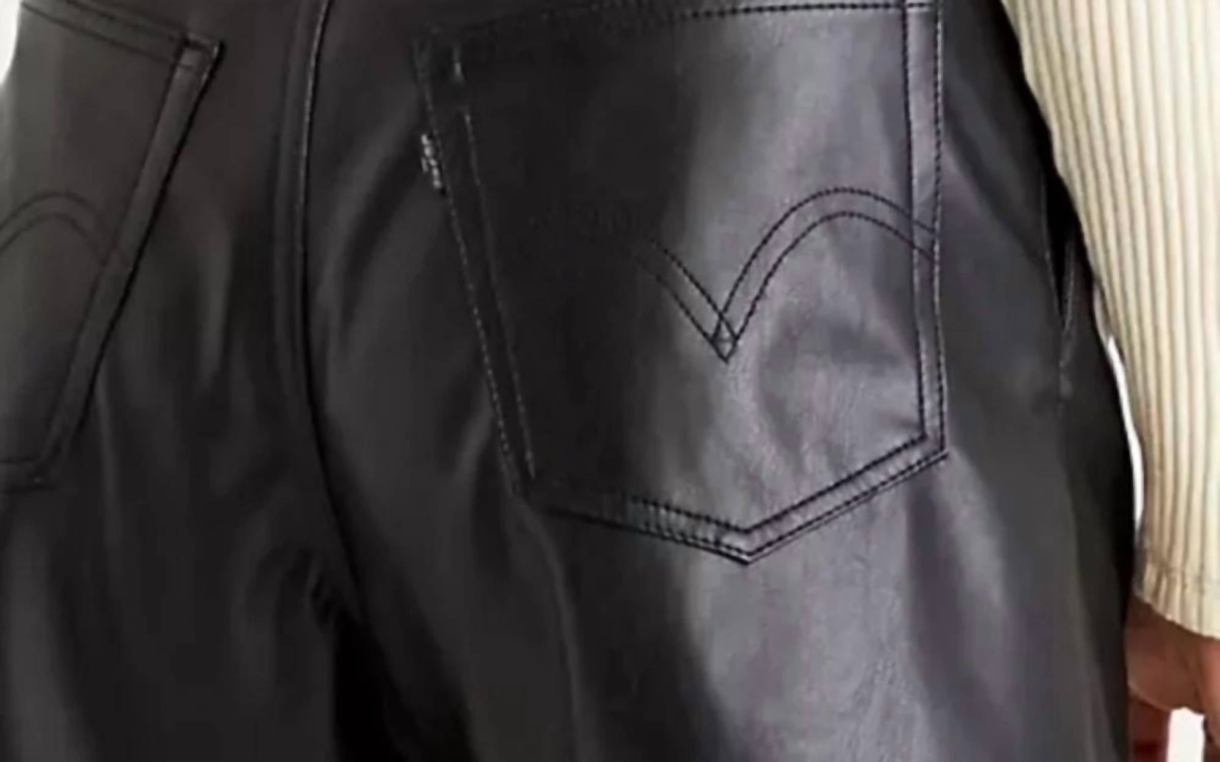 Levi'S - High Rise Faux Leather Shorts
