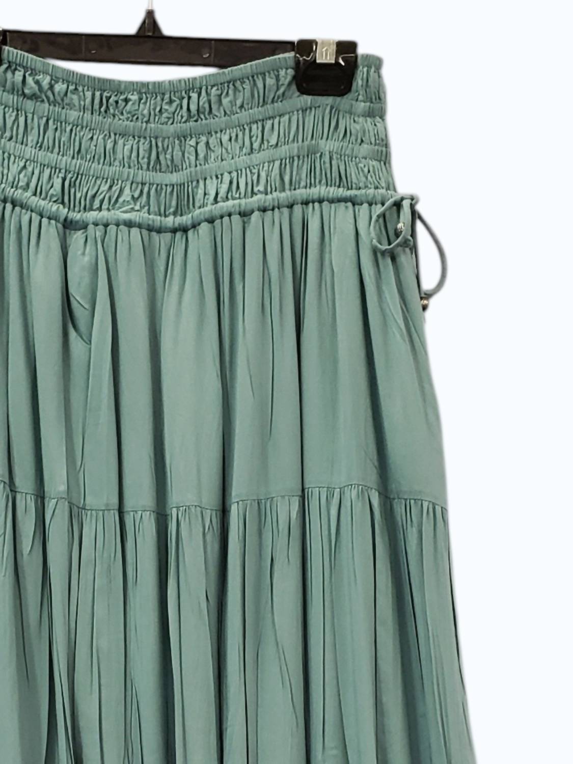 Elan - Women's Midi Skirt With Smocked Waistband