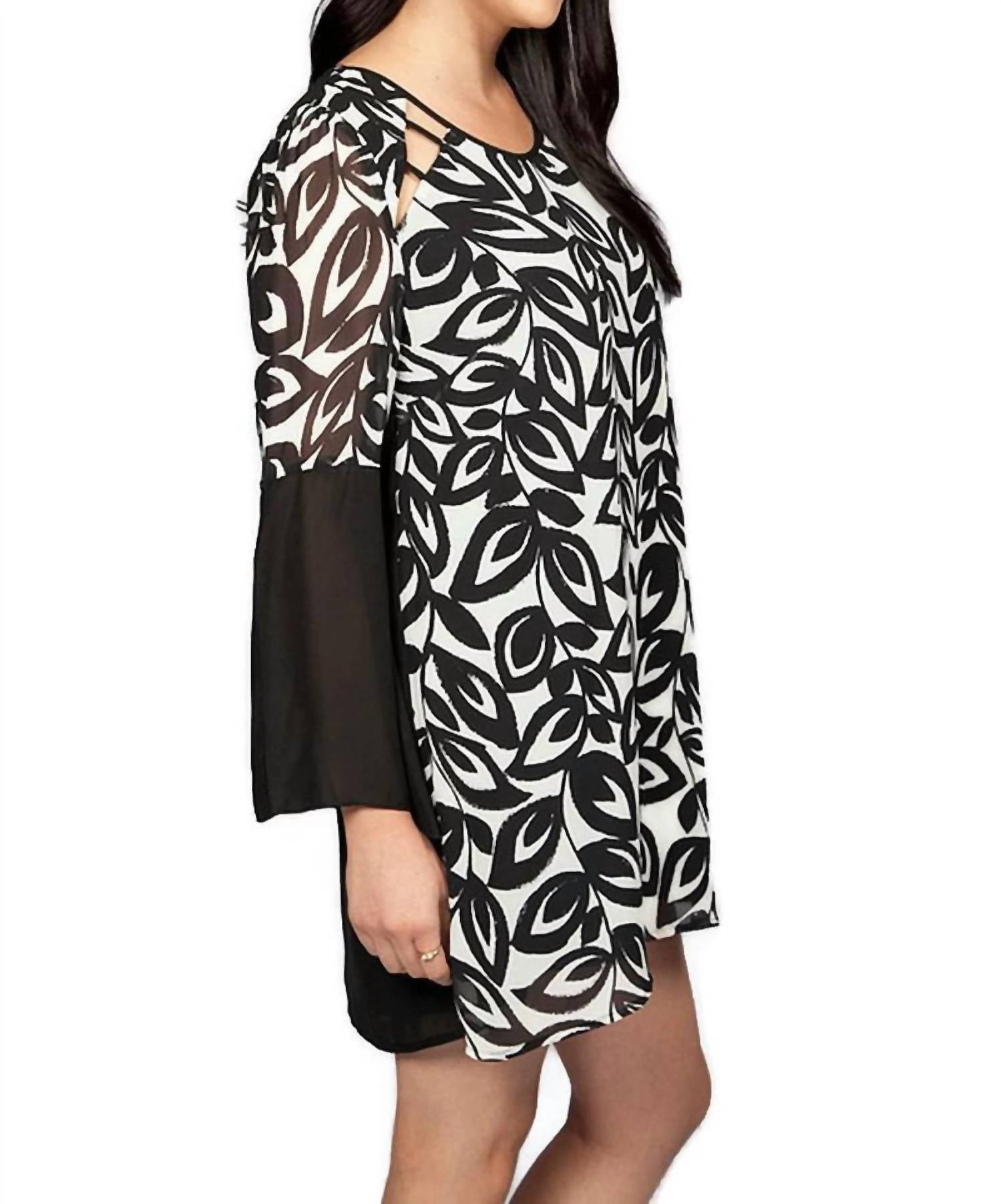 Umgee - Bell Sleeve Key Hole Dress